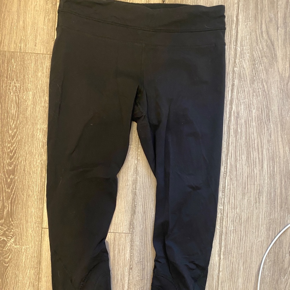 black lululemon leggings